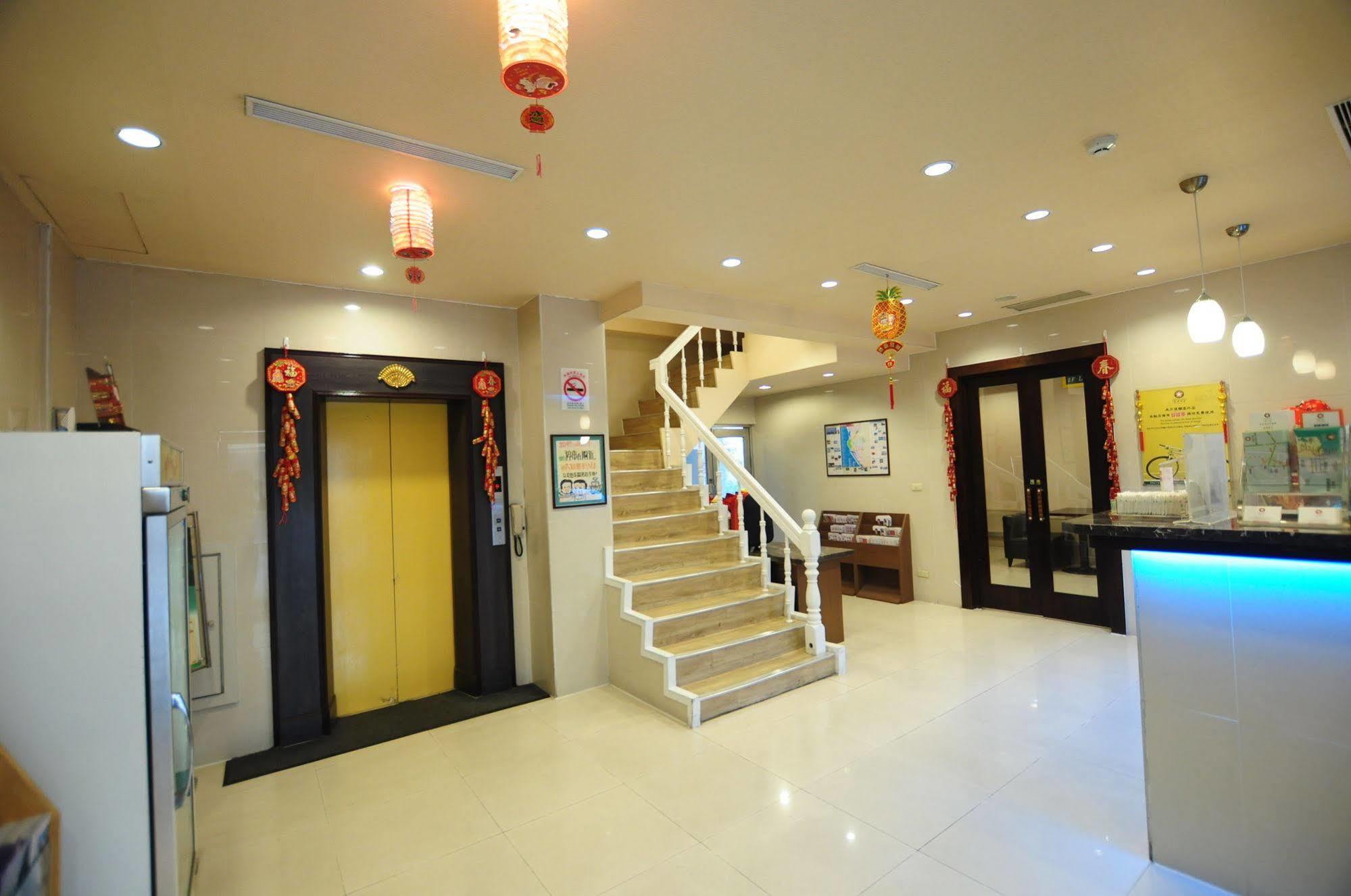 โรงแรม คายเนส วู่ เจีย เกาสง ภายนอก รูปภาพ